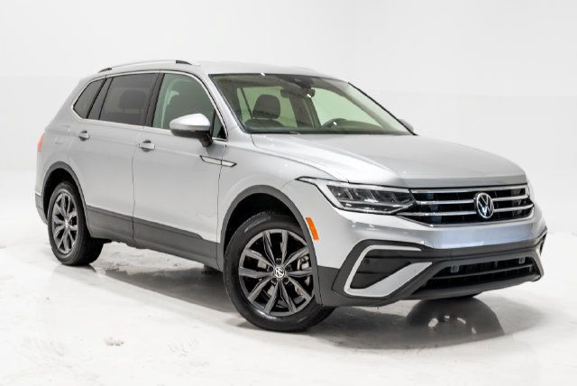 Used 2023 Volkswagen Tiguan SE FWD image 6