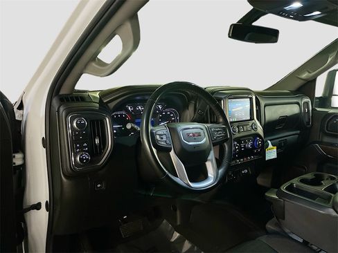 Used 2023 GMC Sierra 3500 SLE w/ SLE Convenience Package image 9