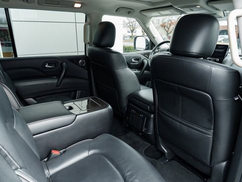 Used 2024 INFINITI QX80 Luxe image 29