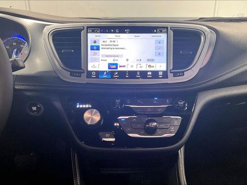 New 2026 Chrysler Pacifica Limited w/ S Appearance Package image 25