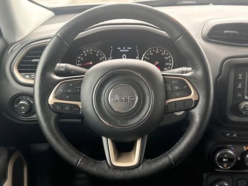 Used 2017 Jeep Renegade Latitude w/ Popular Equipment Group image 14