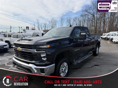 Used 2024 Chevrolet Silverado 2500 LT image 3