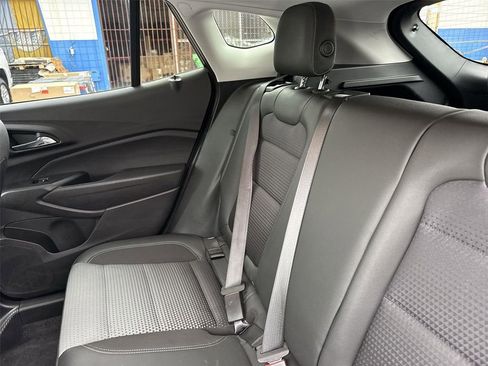Used 2025 Chevrolet Trax LT FWD image 21