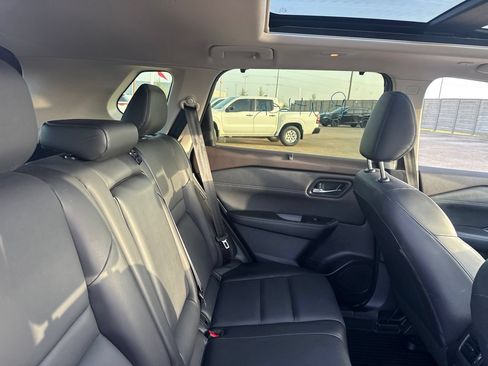 Certified 2023 Nissan Rogue SV w/ SV Premium B Package FWD image 30