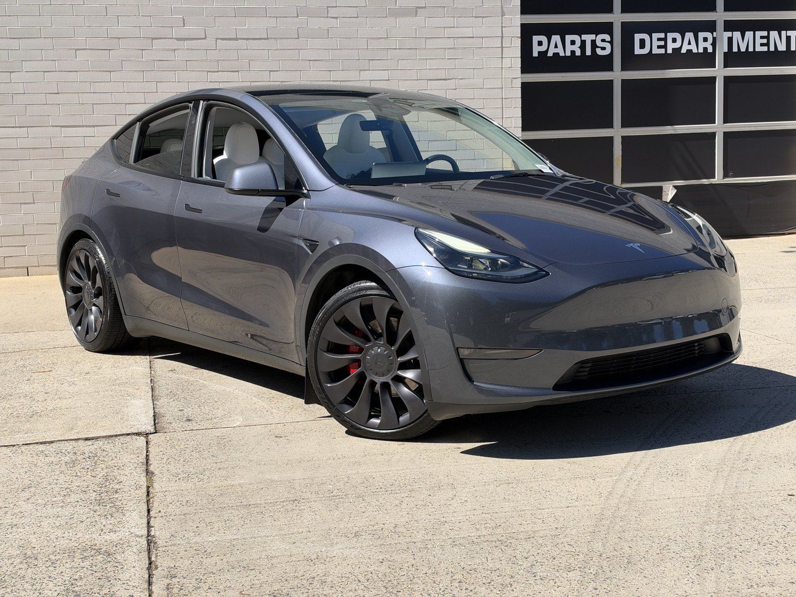 Used 2023 Tesla Model Y Performance AWD/4WD image 1