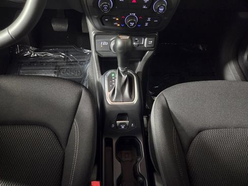 Used 2023 Jeep Renegade Altitude AWD/4WD image 14