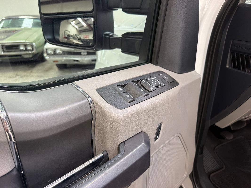 Used 2022 Ford F350 XLT w/ XLT Premium Package AWD/4WD image 30