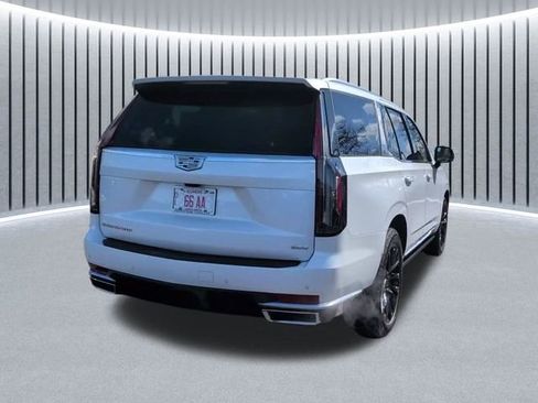 Certified 2022 Cadillac Escalade Premium Luxury Platinum image 4