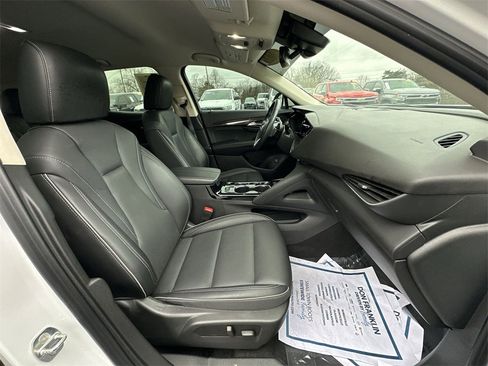 Used 2023 Buick Envision Essence image 23