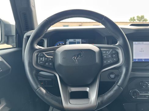 Used 2022 Ford Bronco Black Diamond image 14