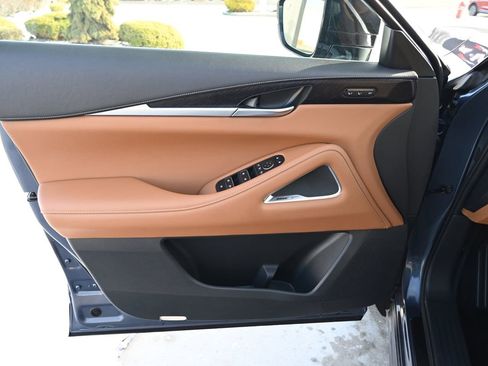 Used 2025 INFINITI QX60 Sensory image 16