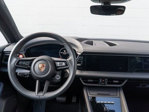 Certified 2025 Porsche Macan Electric image 23