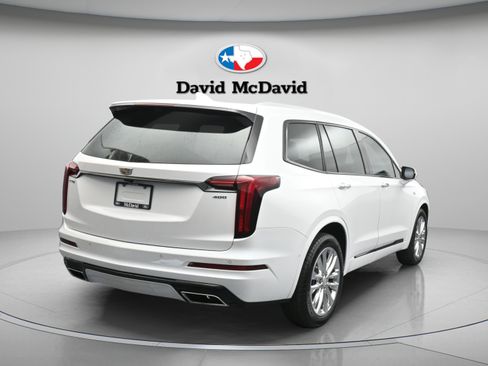 Used 2023 Cadillac XT6 Premium Luxury w/ Technology Package FWD image 8