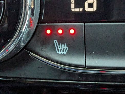 Certified 2025 Chevrolet Trax LT w/ Driver Confidence Package image 24