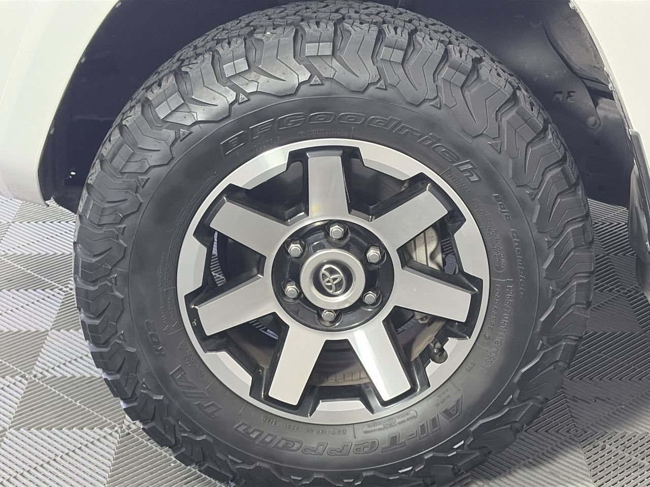 Used 2023 Toyota 4Runner TRD Off-Road Premium w/ Off Road Premium Plus Package AWD/4WD image 10