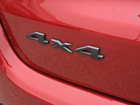 New 2026 Jeep Compass Latitude image 18