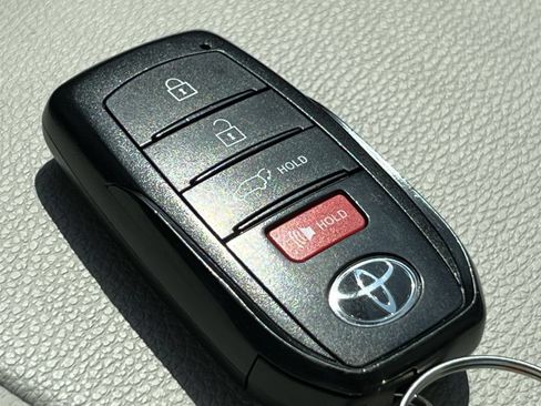 Certified 2024 Toyota Grand Highlander FWD image 38