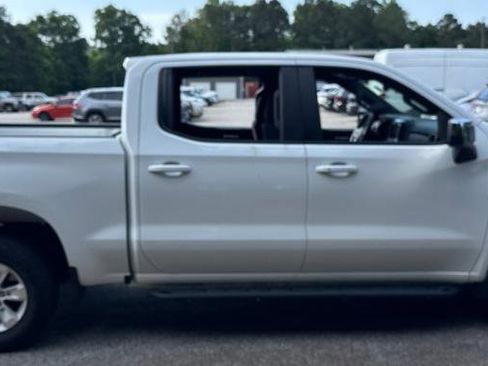 Used 2021 Chevrolet Silverado 1500 LT RWD image 3