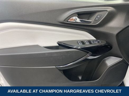 Used 2025 Chevrolet Trax LT w/ Driver Confidence Package FWD image 30