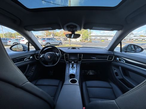 Used 2014 Porsche Panamera 4S image 8