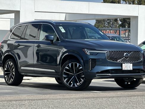 New 2026 Volvo XC90 B6 Plus image 2
