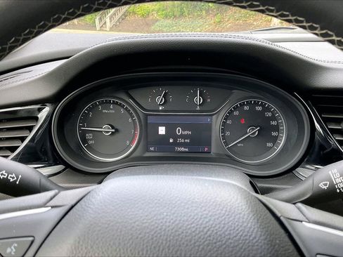 Used 2019 Buick Regal Preferred w/ Sights and Sounds Package image 11