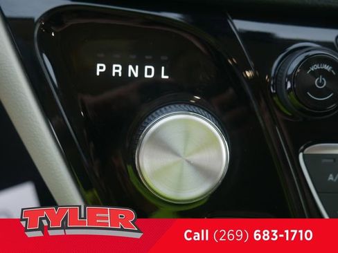 Used 2020 Chrysler Pacifica Touring w/ Cold Weather Group FWD image 30