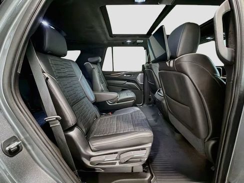 Certified 2021 Cadillac Escalade Sport Platinum AWD/4WD image 26