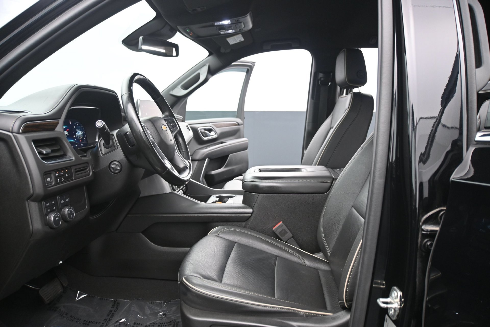 Used 2023 Chevrolet Suburban Premier AWD/4WD image 26