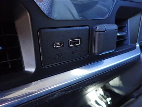 Used 2022 GMC Sierra 2500 AT4 w/ AT4 Premium Plus Package AWD/4WD image 12
