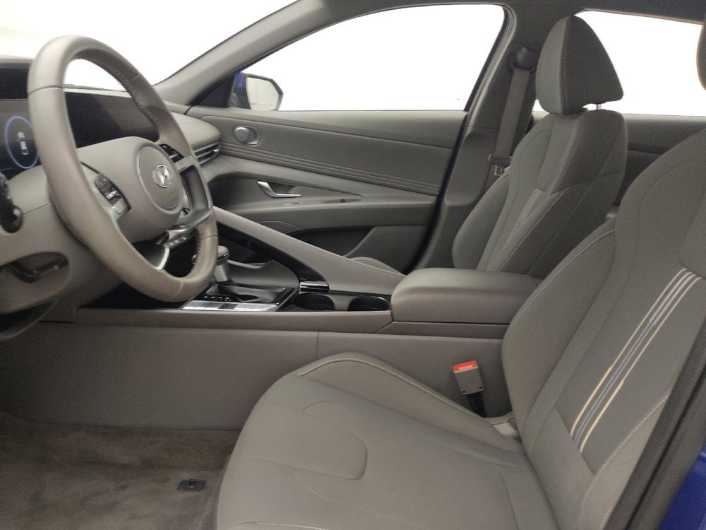 Used 2023 Hyundai Elantra SEL w/ Convenience Package FWD image 17