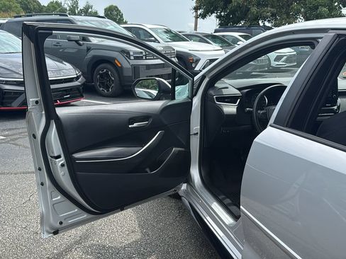 Used 2022 Toyota Corolla SE FWD image 13