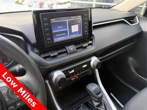 Used 2019 Toyota RAV4 LE image 25