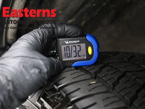 Used 2024 Jeep Wagoneer Series II AWD/4WD image 29