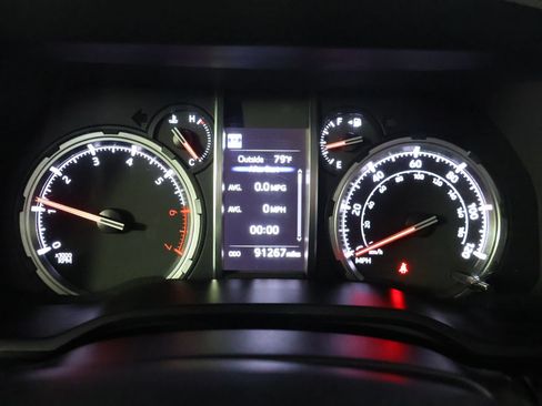 Used 2020 Toyota 4Runner Venture w/ Moonroof Package AWD/4WD image 34