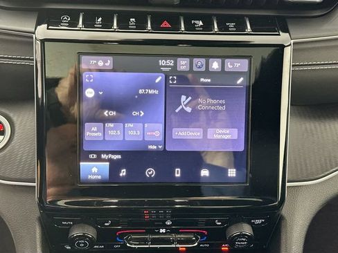 Used 2023 Jeep Grand Cherokee Altitude AWD/4WD image 12