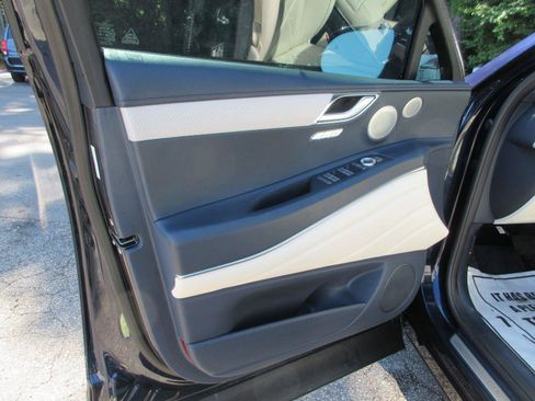 Used 2025 Genesis GV80 3.5T Prestige AWD/4WD image 10