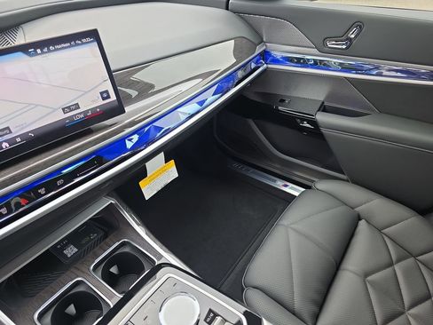 New 2026 BMW 740i xDrive image 12