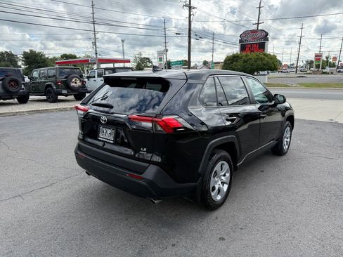 Used 2022 Toyota RAV4 LE image 7