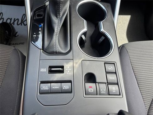 Used 2023 Toyota Highlander LE image 24