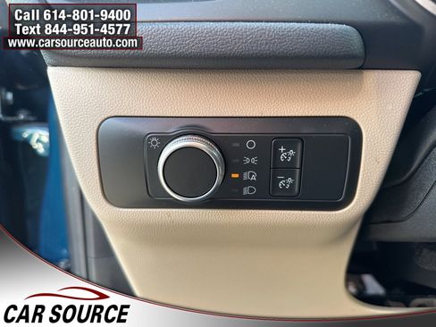 Used 2020 Ford Escape SE image 23