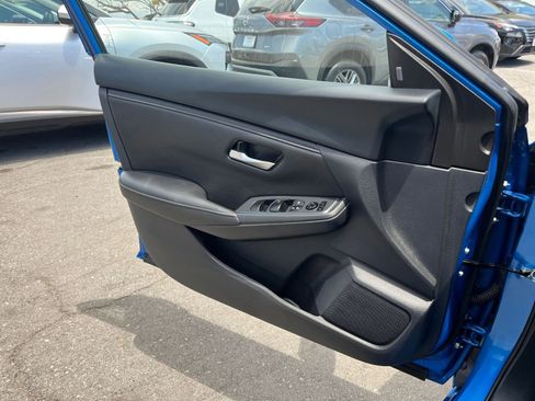 Used 2025 Nissan Sentra SV FWD image 18