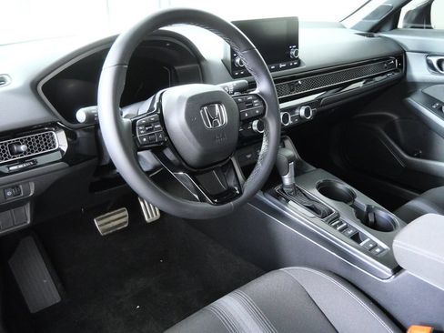 Used 2025 Honda Civic Sport image 3