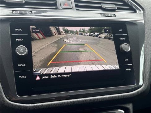 Used 2019 Volkswagen Tiguan SE FWD image 20