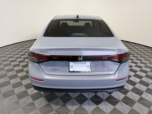 Used 2025 Honda Accord SE image 5