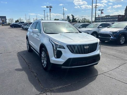 Used 2023 Cadillac XT4 Premium Luxury w/ Cold Weather Package AWD/4WD image 3