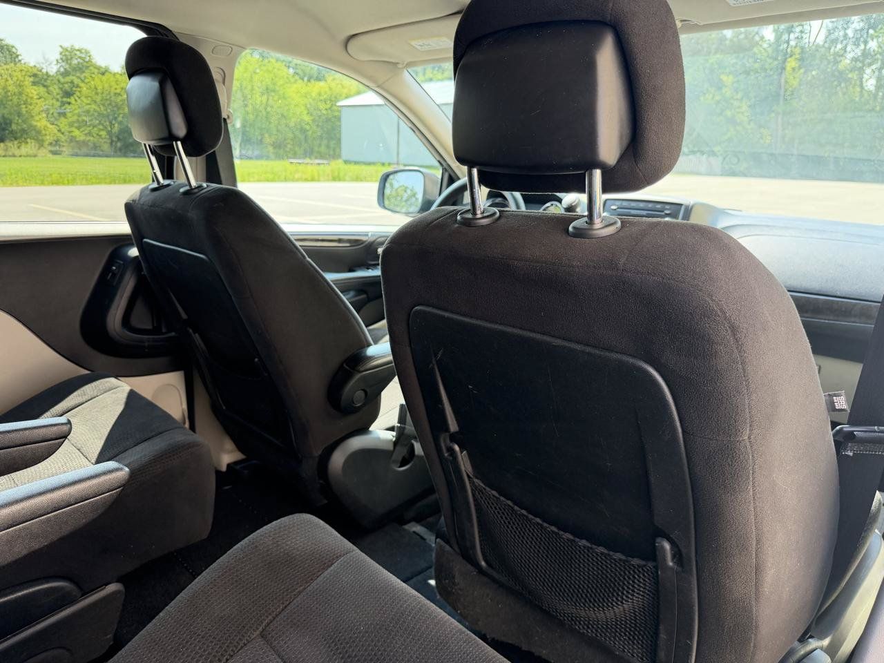 Used 2013 Dodge Grand Caravan SXT FWD image 27