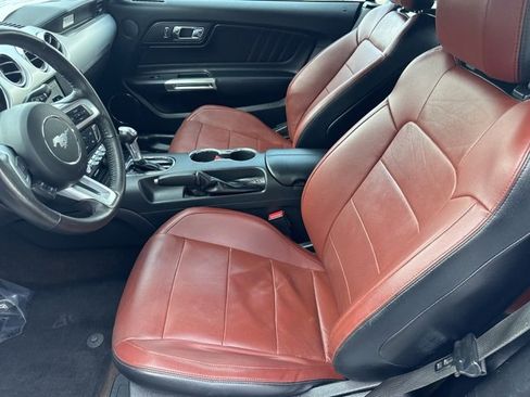 Used 2016 Ford Mustang Premium image 13
