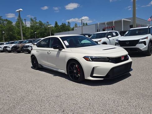 Used 2023 Honda Civic Type R image 2