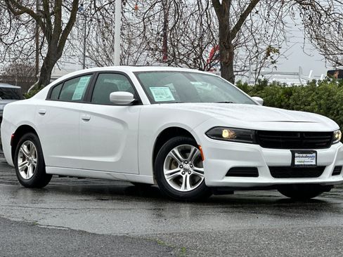 Certified 2022 Dodge Charger SXT w/ Leather Interior Group image 2